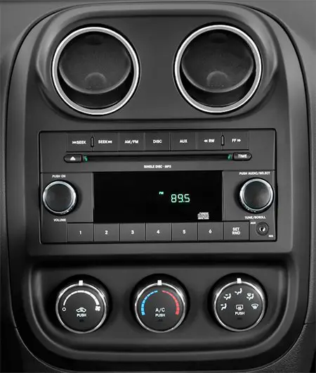 Autoradio tactile GPS et Carplay sans fil Jeep Patriot et ...