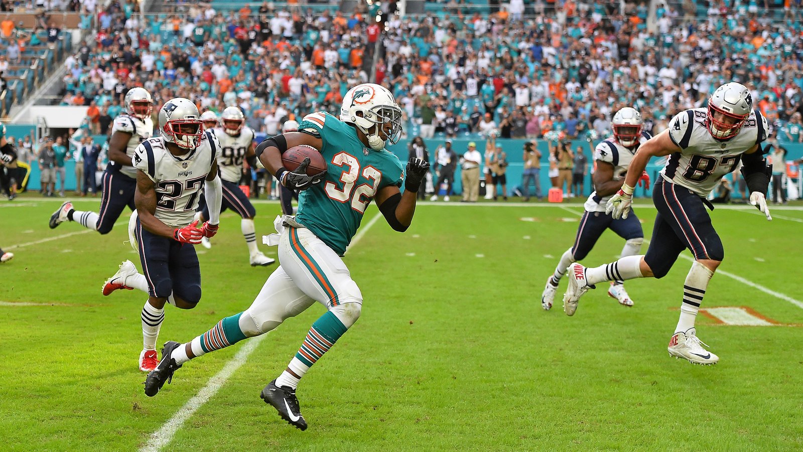 Dolphins Shock Patriots With a Miracle in Miami