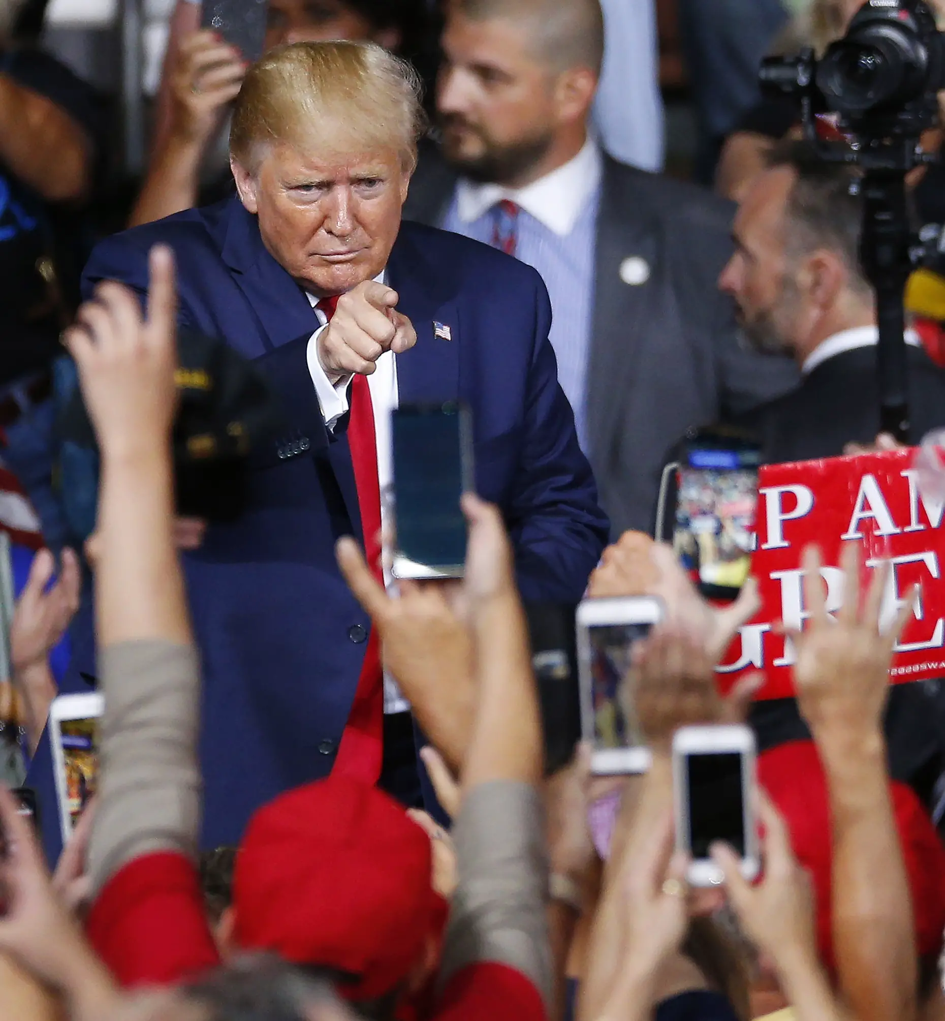 Donald Trump blasts rally heckler as having 