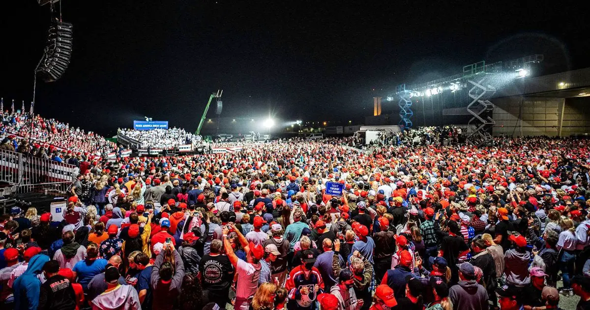 How many people attended the MASSIVE Trump Rally in Sarasota, Florida ...
