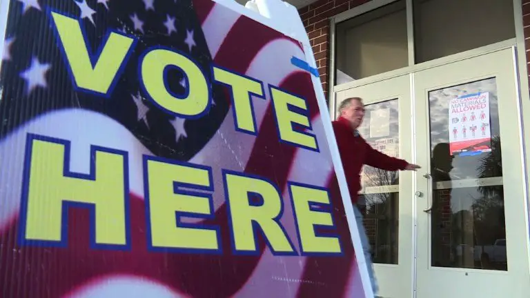 South Carolina begins voting in Republican primary